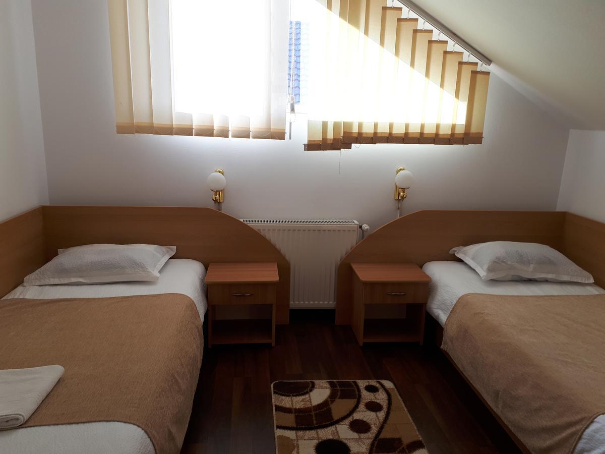Gilău Casa Cioncaゲストハウス エクステリア 写真